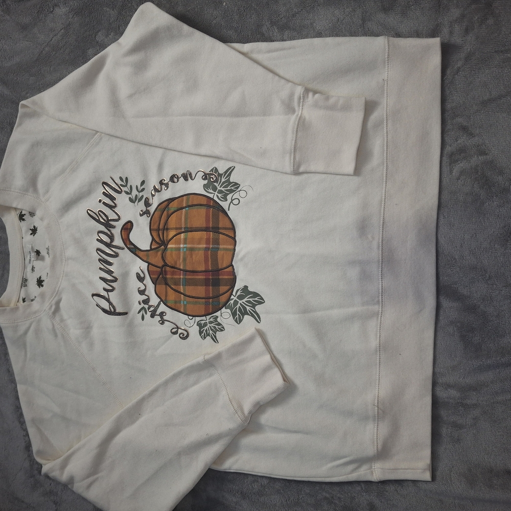 Maurices White Leaf Print Sweatshirt